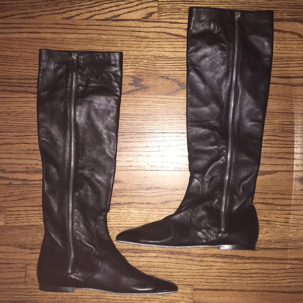 Chanel blk leather boots